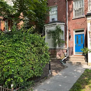 49 , Toronto Canadá
